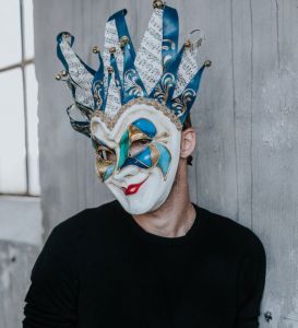 FCKNG SERIOUS PARTY POUR LES 5 ANS DE L’OSTRA CLUB • COMPLET