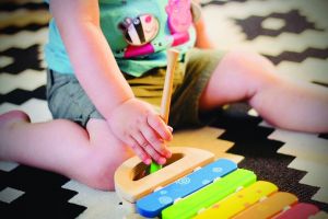 Éveil musical pour les enfants et leurs parents à la médiathèque de l'Orangerie.jpg