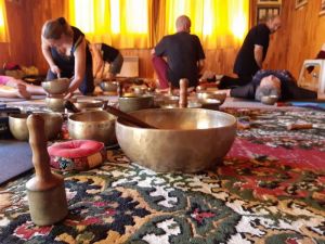 Le yoga des sons des bols tibétains