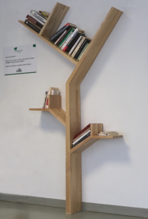 Un arbre à livres germe au sein de la Clinique Louis Pasteur