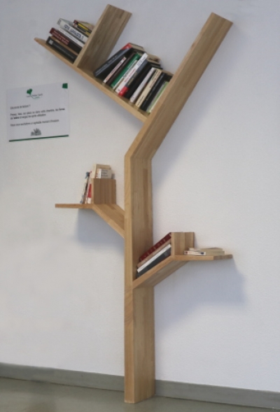 Un arbre à livres germe au sein de la Clinique Louis Pasteur